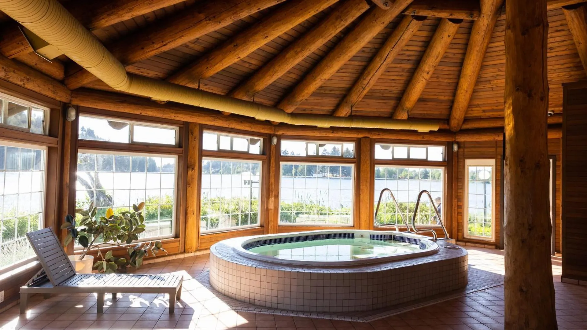 Inn On Long Lake Nanaimo 3*,  Canada