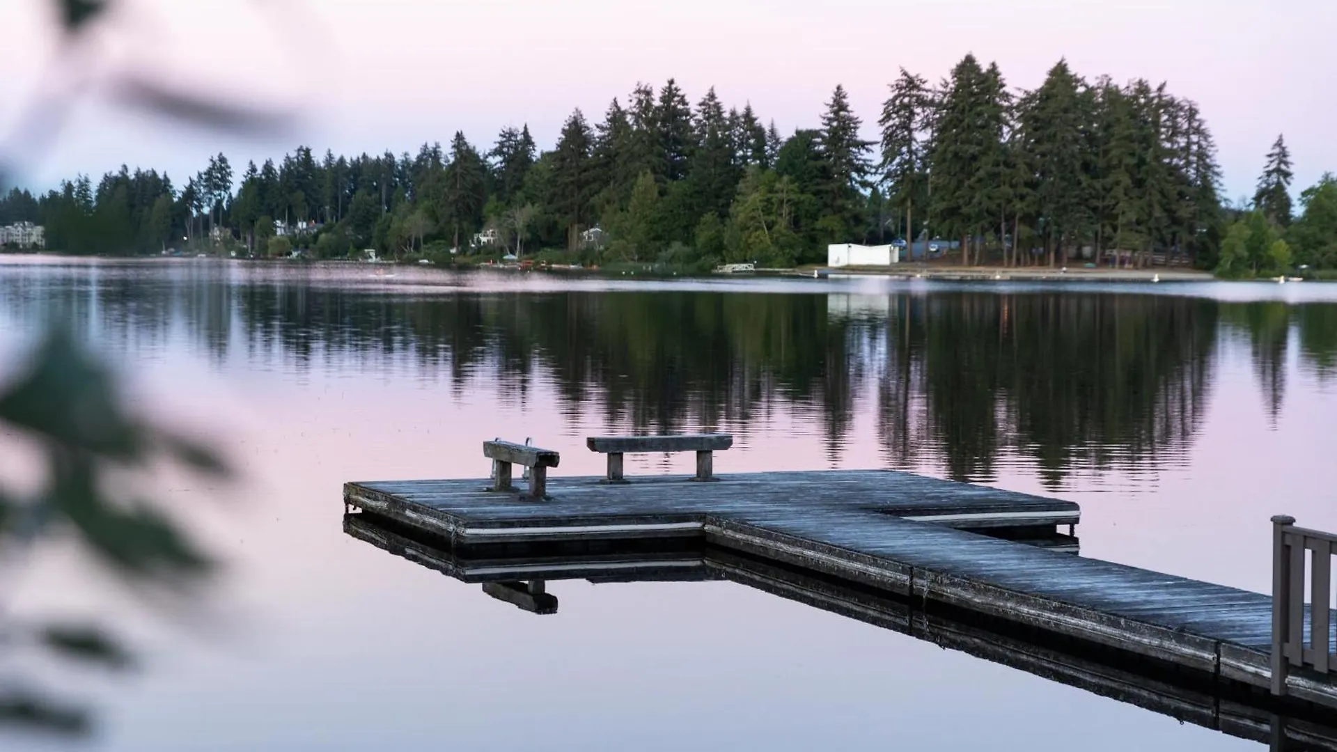 ***  Inn On Long Lake Nanaimo Canada